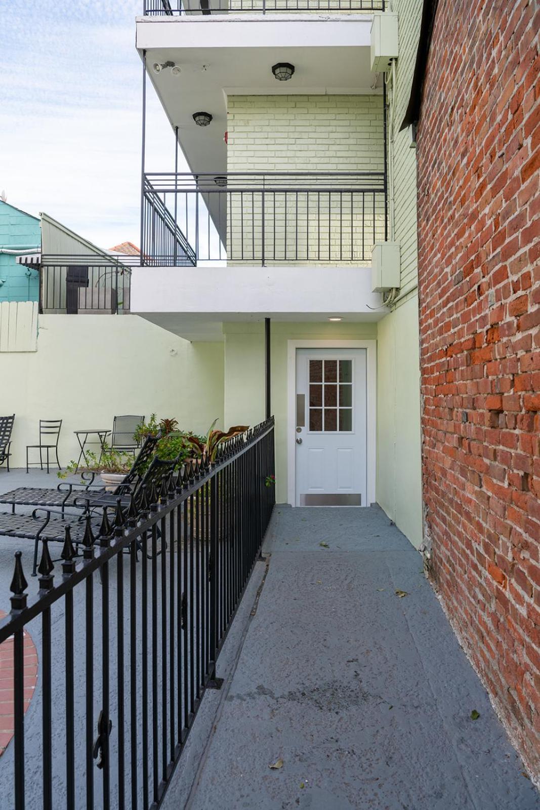 French Quarter Suites Hotel New Orleans  Kültér fotó